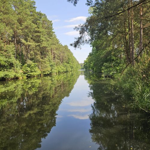 Bild des Dahme-Umflut-Kanals bei der Zimmervermietung Lingies im Spreewald
