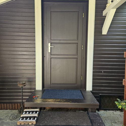 Bild der Eingangstuer der Zimmervermietung Lingies im Spreewald